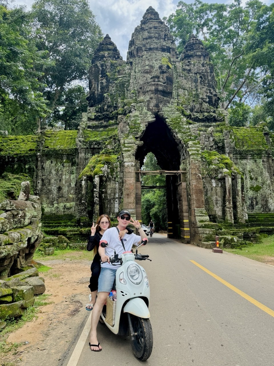 រូបអនុស្សាវរីយ៍ទី 9